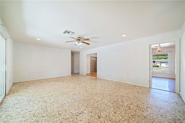 4222 Dody St, Corpus Christi, TX 78411