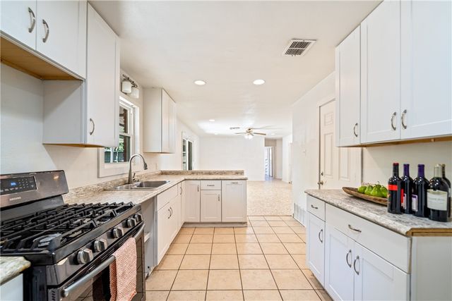 4222 Dody St, Corpus Christi, TX 78411