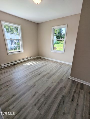 2239 East Fairview Avenue, Johnson City, TN 37601