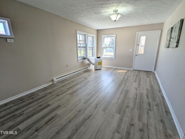 2239 East Fairview Avenue, Johnson City, TN 37601