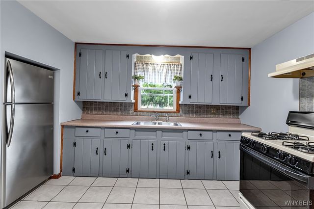 4012 Crescent Drive, Wheatfield, NY 14120