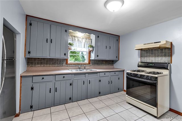 4012 Crescent Drive, Wheatfield, NY 14120