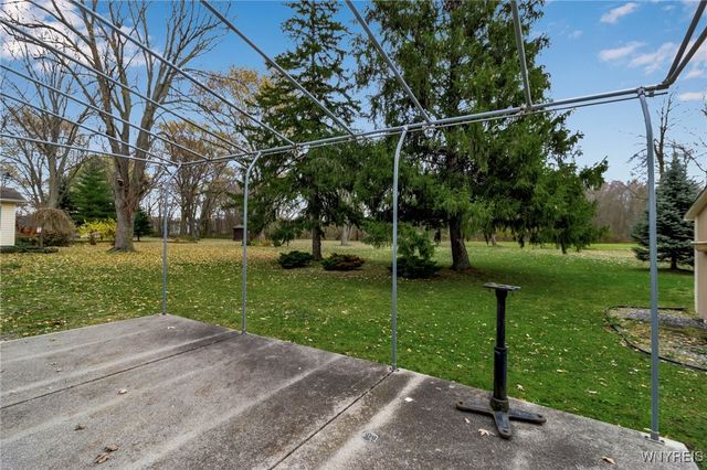 4012 Crescent Drive, Wheatfield, NY 14120