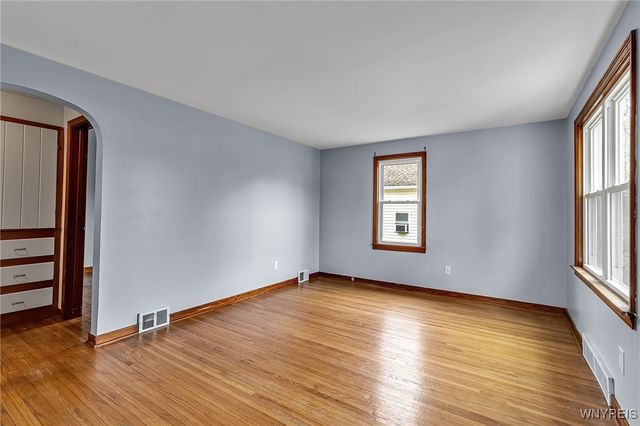 4012 Crescent Drive, Wheatfield, NY 14120