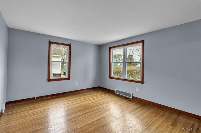 4012 Crescent Drive, Wheatfield, NY 14120