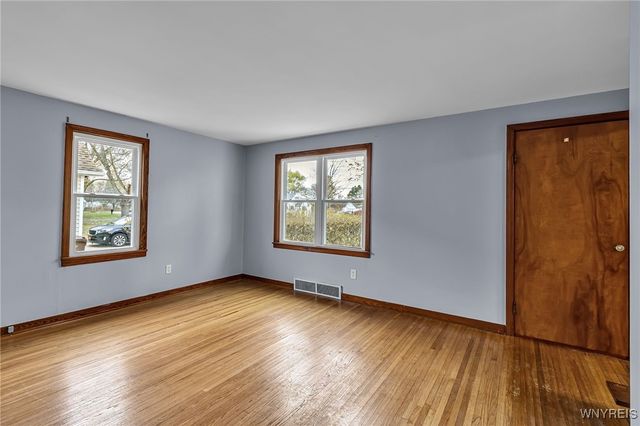 4012 Crescent Drive, Wheatfield, NY 14120