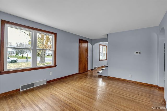 4012 Crescent Drive, Wheatfield, NY 14120