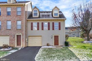 107 LISA LN #C107, York, PA 17402