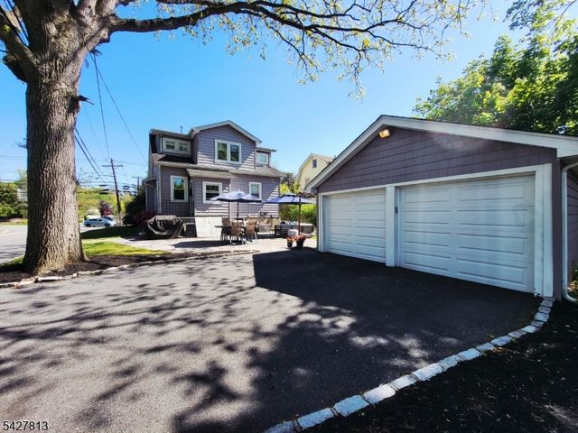266 Eagle Rock Ave, Roseland Boro, NJ 07068