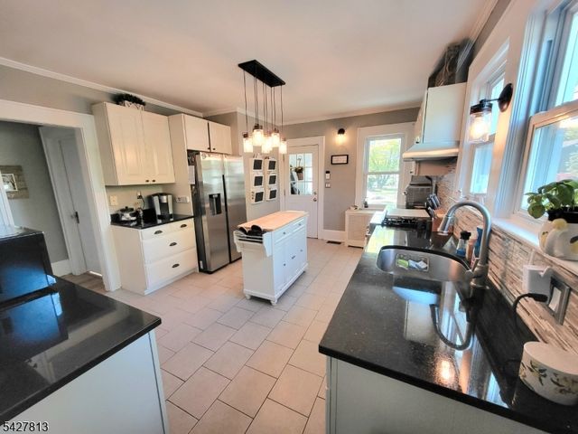 266 Eagle Rock Ave, Roseland Boro, NJ 07068