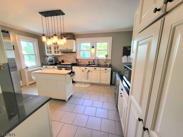 266 Eagle Rock Ave, Roseland Boro, NJ 07068
