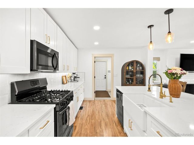 3351 S Dahlia St, Denver, CO 80222