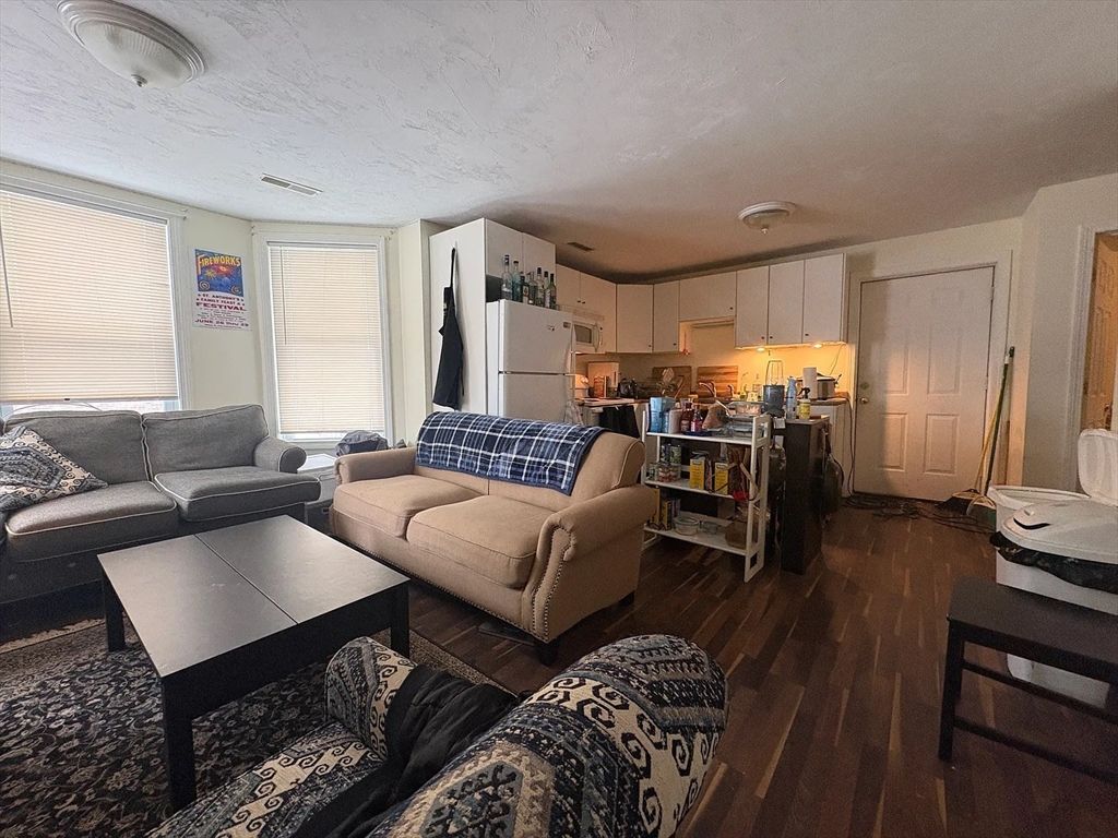 15 Wachusett St 2, Worcester, MA 01609
