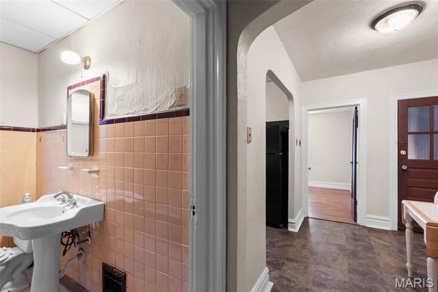 4022 Hydraulic Avenue, St Louis, MO 63116