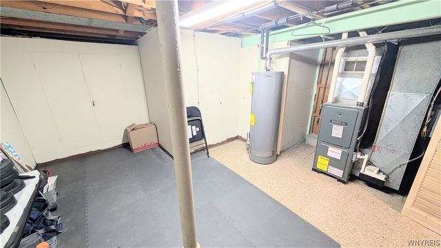 8915 Brookside Drive, Niagara Falls, NY 14304