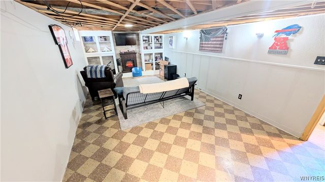 8915 Brookside Drive, Niagara Falls, NY 14304