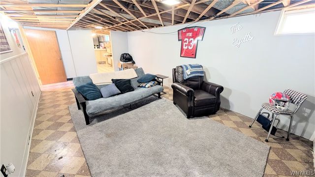 8915 Brookside Drive, Niagara Falls, NY 14304