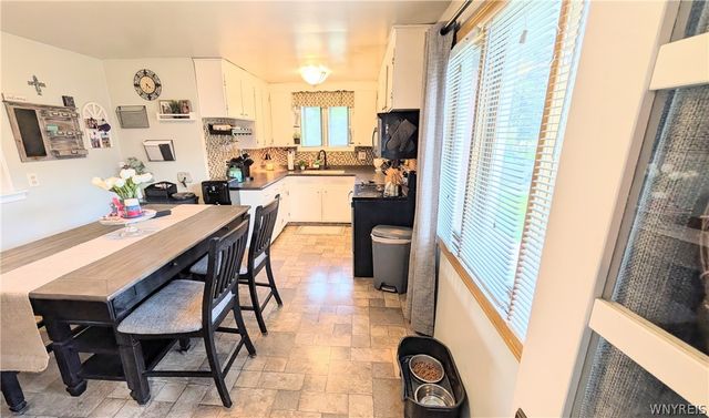 8915 Brookside Drive, Niagara Falls, NY 14304
