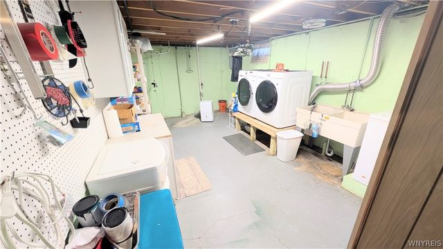 8915 Brookside Drive, Niagara Falls, NY 14304