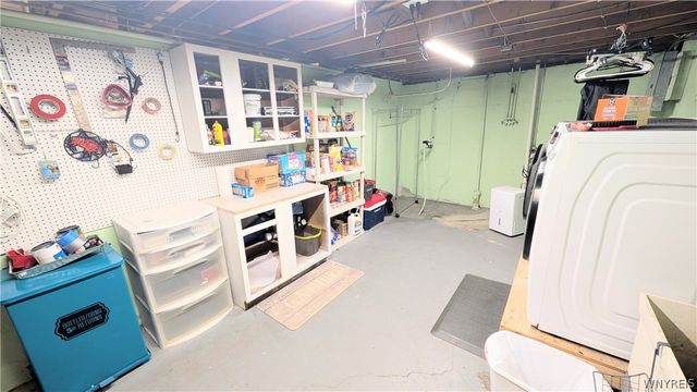 8915 Brookside Drive, Niagara Falls, NY 14304