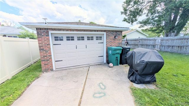 8915 Brookside Drive, Niagara Falls, NY 14304