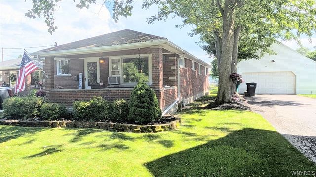 8915 Brookside Drive, Niagara Falls, NY 14304