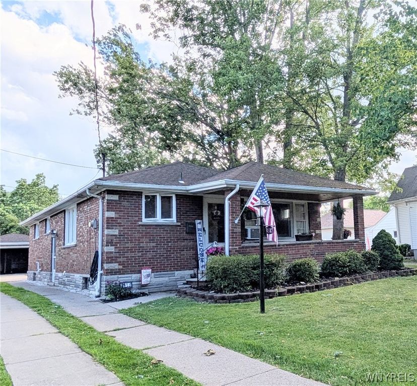 8915 Brookside Drive, Niagara Falls, NY 14304