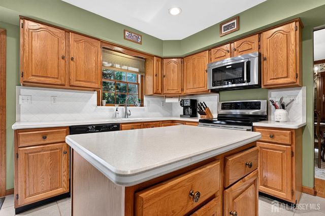 111 Szymanski Drive, Spotswood, NJ 08884