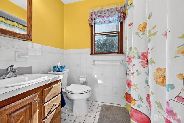 111 Szymanski Drive, Spotswood, NJ 08884
