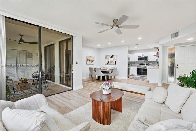 2652 N Carambola Circle 1738, Coconut Creek, FL 33066