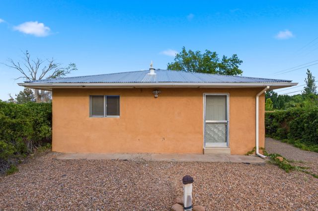 192 W Valverde Road, Corrales, NM 87048