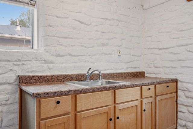 192 W Valverde Road, Corrales, NM 87048