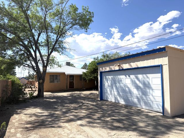 192 W Valverde Road, Corrales, NM 87048