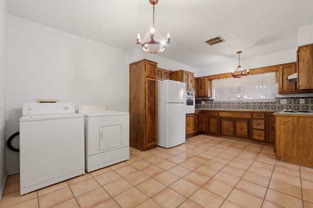 192 W Valverde Road, Corrales, NM 87048