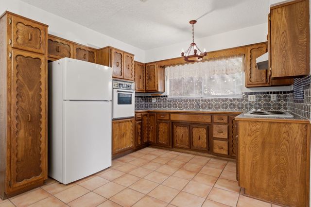 192 W Valverde Road, Corrales, NM 87048