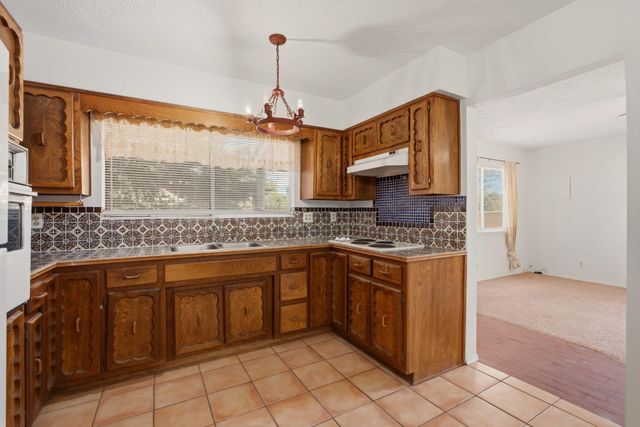 192 W Valverde Road, Corrales, NM 87048