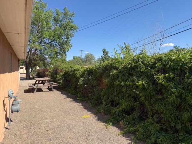 192 W Valverde Road, Corrales, NM 87048