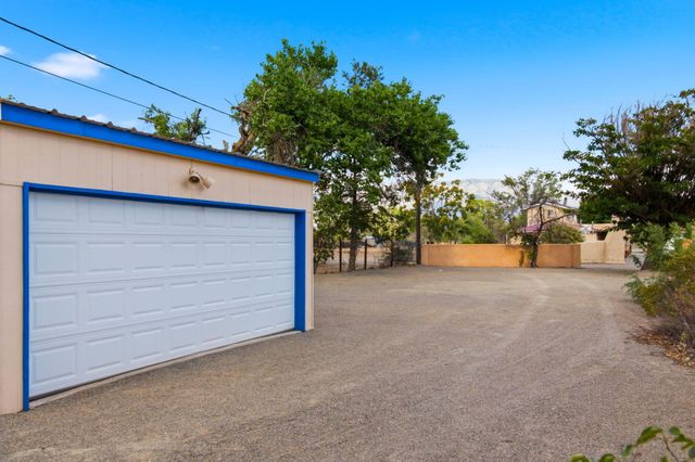 192 W Valverde Road, Corrales, NM 87048