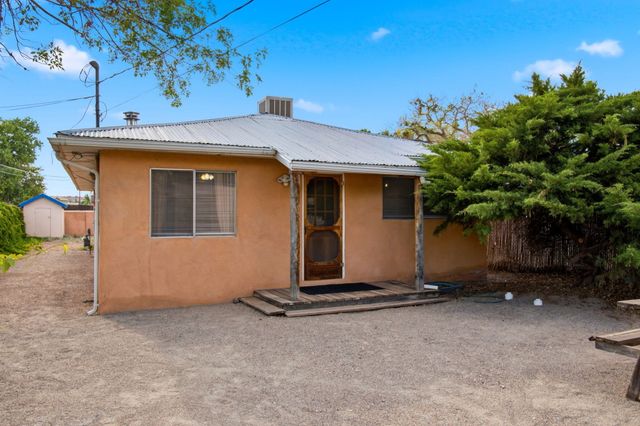 192 W Valverde Road, Corrales, NM 87048