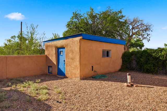 192 W Valverde Road, Corrales, NM 87048