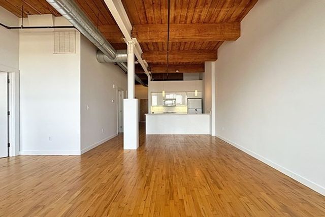 76 Lafayette St 4C, Salem, MA 01970