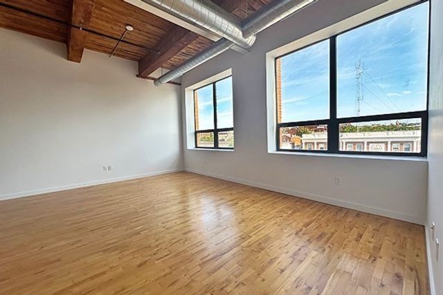 76 Lafayette St 4C, Salem, MA 01970