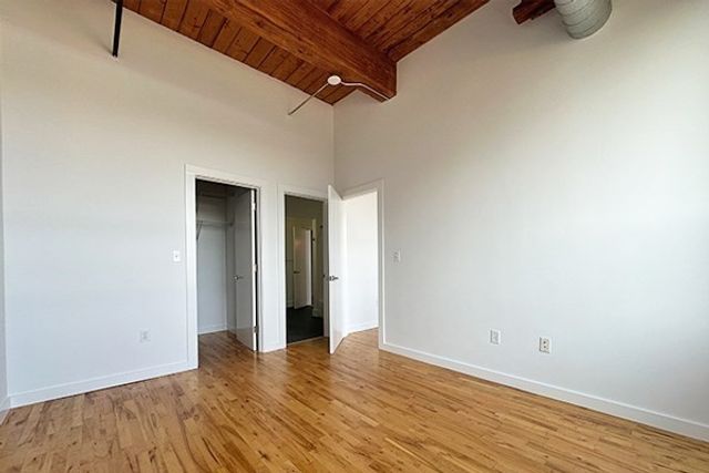 76 Lafayette St 4C, Salem, MA 01970