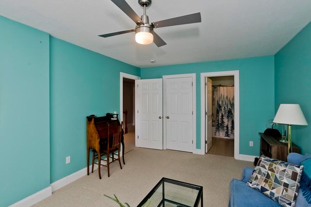 330 Haydenville Rd E, Northampton, MA 01053