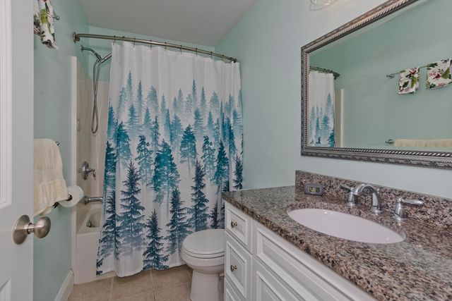 330 Haydenville Rd E, Northampton, MA 01053