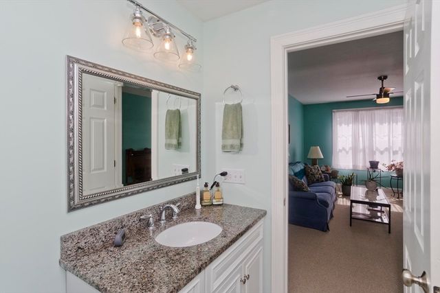 330 Haydenville Rd E, Northampton, MA 01053