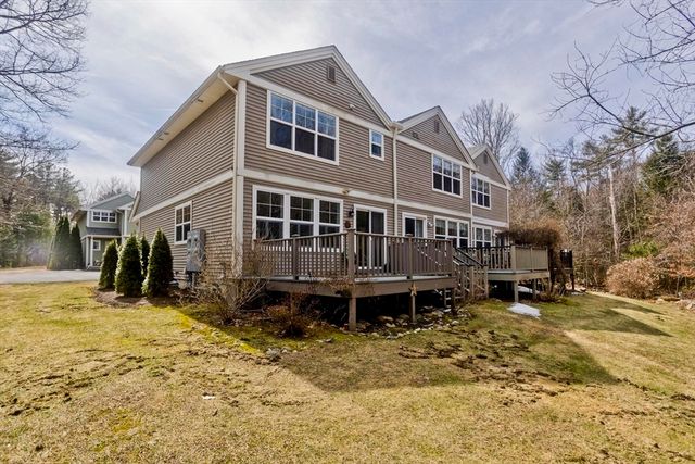 330 Haydenville Rd E, Northampton, MA 01053