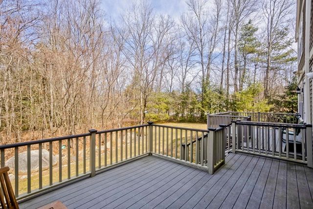 330 Haydenville Rd E, Northampton, MA 01053