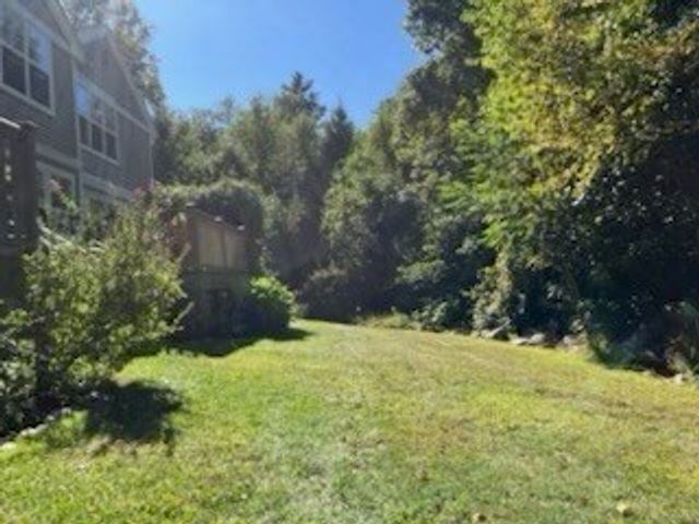 330 Haydenville Rd E, Northampton, MA 01053