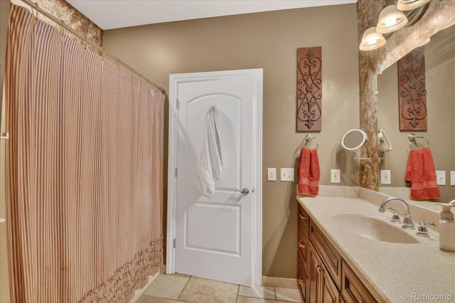 5585 Leah Lane, Almont Township, MI 48003